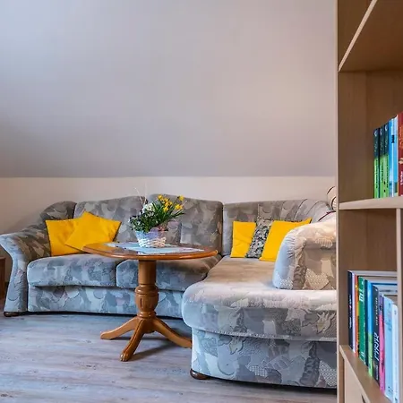 Helle & Geraeumige Fewo Mit Sued-Balkon Im Elbtal * Coswig (Saxony)