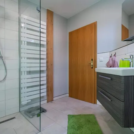 Helle & Geraeumige Fewo Mit Sued-Balkon Im Elbtal * Coswig (Saxony)
