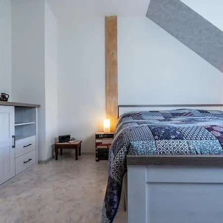 Semesterbostad Helle & Geraeumige Fewo Mit Sued-Balkon Im Elbtal Coswig (Saxony)